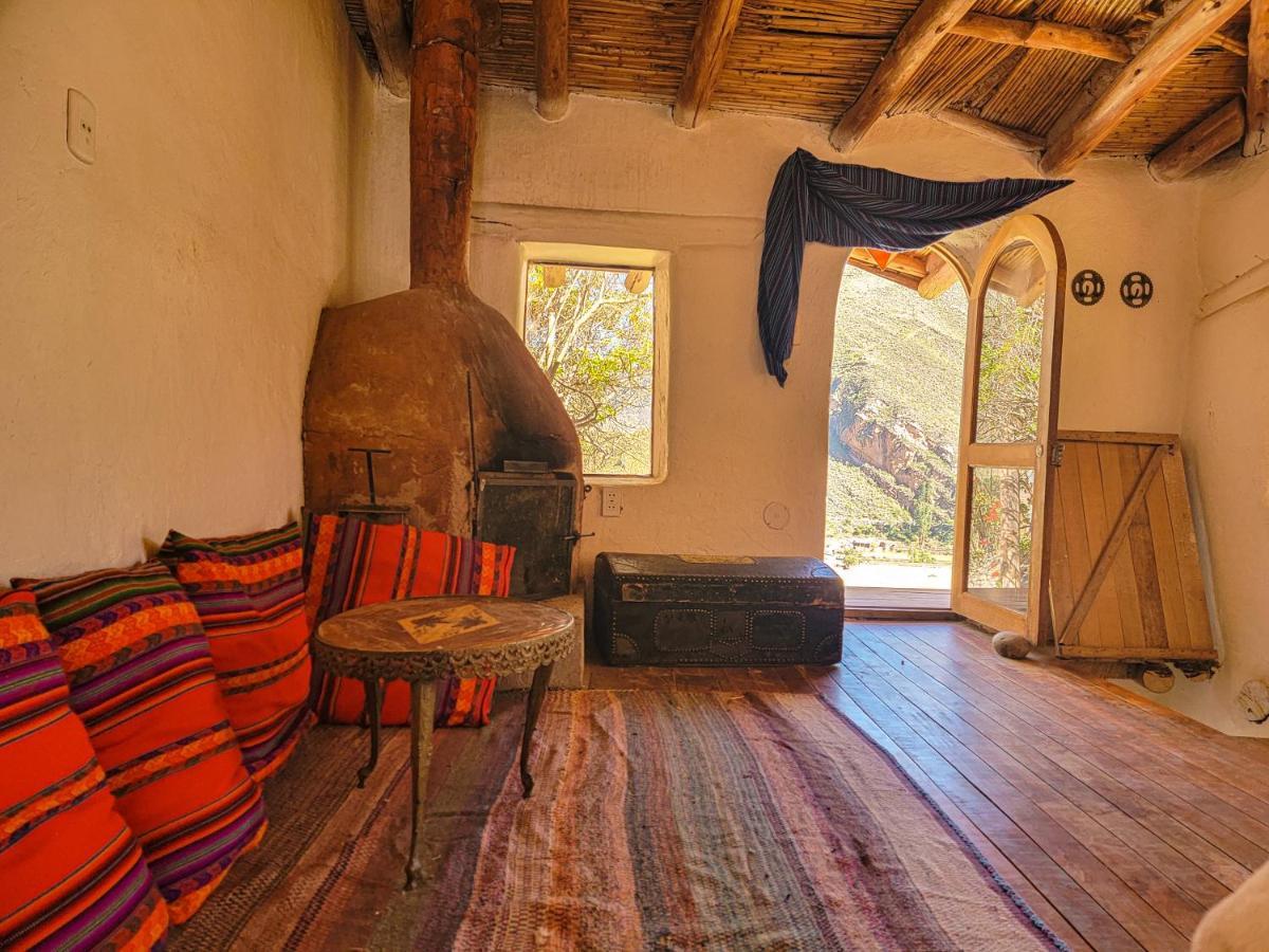 Wolf Totem Steam Punk Guesthouse Pisac Exteriör bild