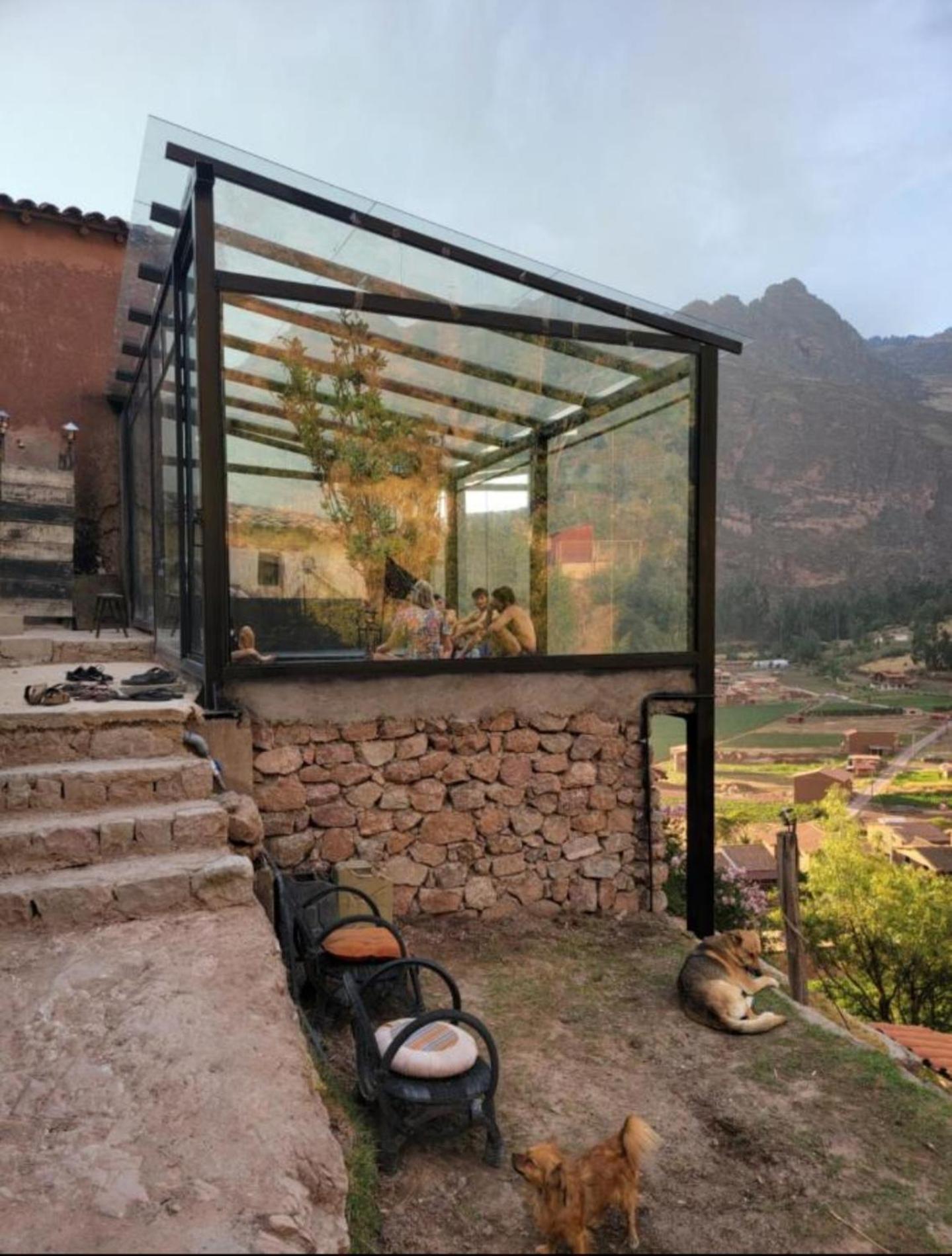 Wolf Totem Steam Punk Guesthouse Pisac Rum bild